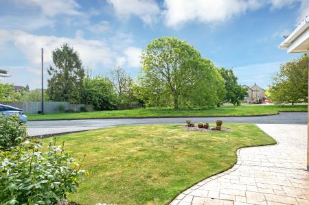 4 bedroom Detached house for sale in Hanbury Close, Oakham