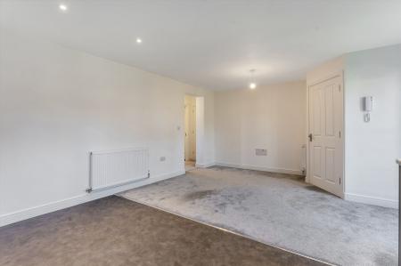 2 bedroom Flat to let in Stud Road, Barleythorpe