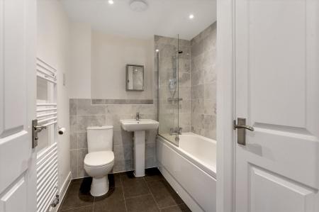 2 bedroom Flat to let in Stud Road, Barleythorpe