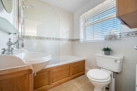 3 bedroom Detached bungalow to let in Cedar Close, Uppingham, LE15