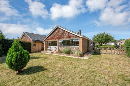 3 bedroom Detached bungalow to let in Cedar Close, Uppingham, LE15