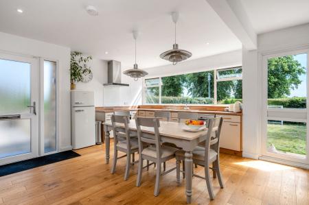 3 bedroom Detached bungalow to let in Cedar Close, Uppingham, LE15