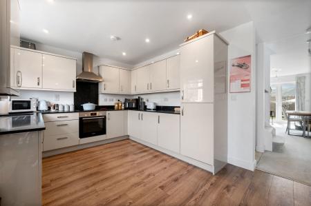 3 bedroom End of terrace house for sale in Holbrook Way, Barleythorpe