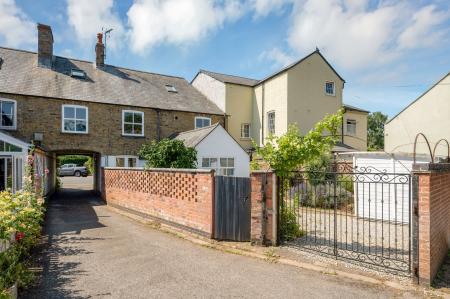 5 bedroom Terraced House for sale in Leicester Road, Uppingham