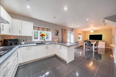 4 bedroom Detached house for sale in Hawthorn Close, Barleythorpe