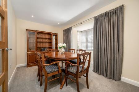 4 bedroom Detached house for sale in Spinney Hill, Oakham