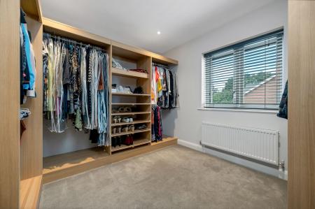 4 bedroom Detached house for sale in Spinney Hill, Oakham