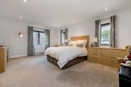 4 bedroom Detached house for sale in Spinney Hill, Oakham