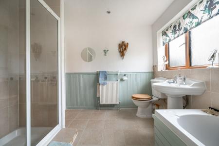 3 bedroom Detached house for sale in Main Street, Thistleton