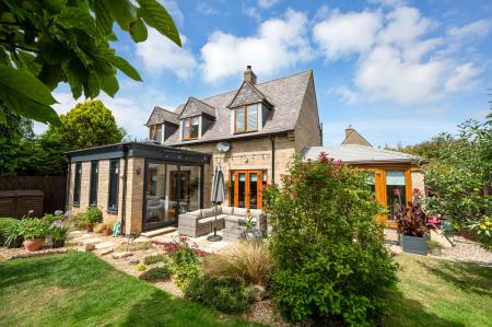 3 bedroom Detached house for sale in Main Street, Thistleton