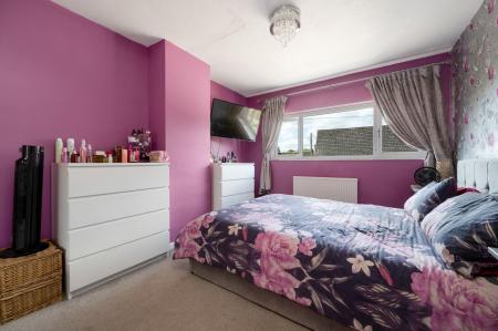 3 bedroom Terraced House for sale in Deweys Close, North Luffenham, LE15