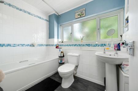 3 bedroom Terraced House for sale in Deweys Close, North Luffenham, LE15