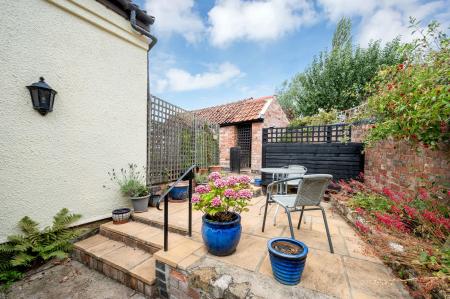2 bedroom End of terrace house for sale in Main Street, Whissendine