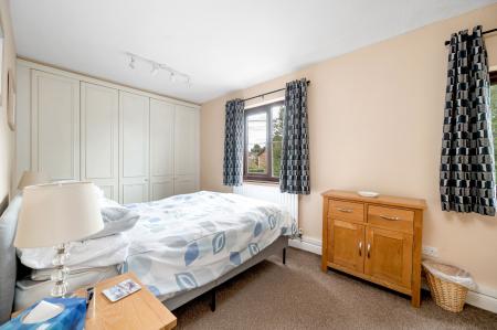 2 bedroom End of terrace house for sale in Main Street, Whissendine