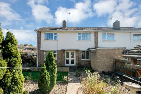 3 bedroom End of terrace house for sale in Cheviot Close, Oakham, LE15