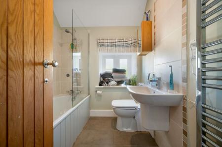 4 bedroom End of terrace house for sale in Jubilee Gardens, Cottesmore