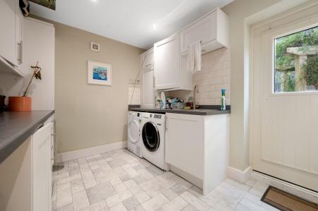 4 bedroom End of terrace house for sale in Jubilee Gardens, Cottesmore