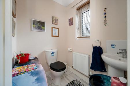 3 bedroom Semi-detached house for sale in Farrer Way, Barleythorpe, LE15