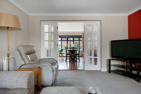 4 bedroom Detached house for sale in Glebe Way, Oakham, LE15