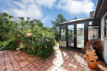 4 bedroom Detached house for sale in Glebe Way, Oakham, LE15