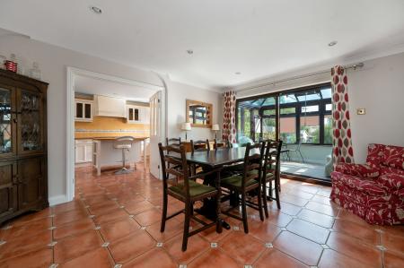 4 bedroom Detached house for sale in Glebe Way, Oakham, LE15