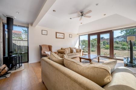 3 bedroom House for sale in Orchard Close, Egleton, LE15