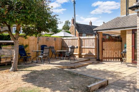 3 bedroom House for sale in Orchard Close, Egleton, LE15
