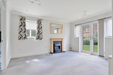 2 bedroom Flat to let in Station Road, Watchorn Court Station Road, LE15