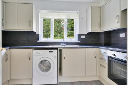 2 bedroom Flat to let in Station Road, Watchorn Court Station Road, LE15