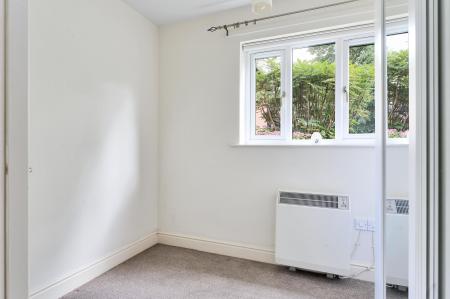 2 bedroom Flat to let in Station Road, Watchorn Court Station Road, LE15