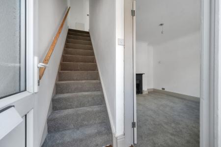 2 bedroom End of terrace house to let in Kings Road, Oakham, LE15