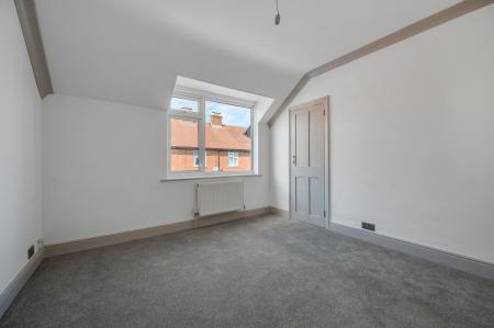 2 bedroom End of terrace house to let in Kings Road, Oakham, LE15