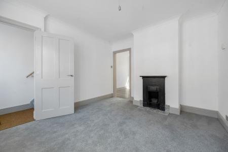 2 bedroom End of terrace house to let in Kings Road, Oakham, LE15
