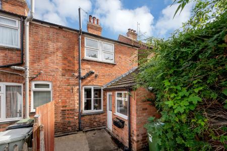 2 bedroom End of terrace house for sale in Kings Road, Oakham