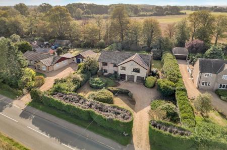5 bedroom Detached house for sale in Cottesmore Road, Burley