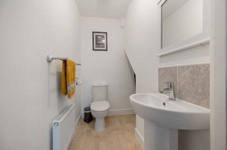 4 bedroom Terraced House to let in Stud Road, Barleythorpe, LE15