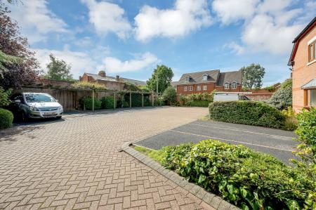 2 bedroom Flat for sale in Station Road, Oakham