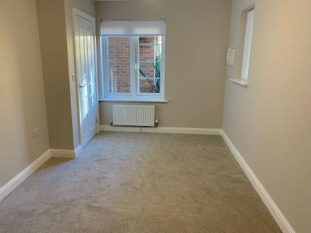 3 bedroom Link detached house to let in Holbrook Way, Barleythorpe, LE15