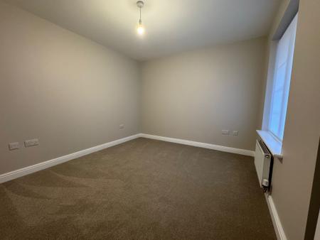 3 bedroom Link detached house to let in Holbrook Way, Barleythorpe, LE15