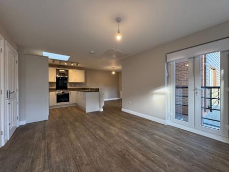 3 bedroom Link detached house to let in Holbrook Way, Barleythorpe, LE15
