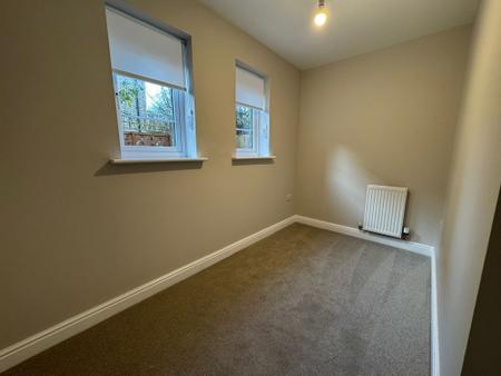 3 bedroom Link detached house to let in Holbrook Way, Barleythorpe, LE15