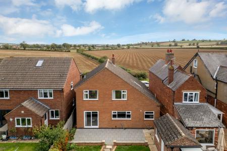 4 bedroom Detached house for sale in Brooke Road, Oakham