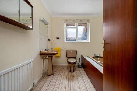 4 bedroom Detached house for sale in Brooke Road, Oakham
