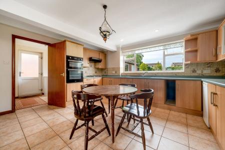 4 bedroom Detached house for sale in Brooke Road, Oakham
