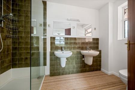 4 bedroom Detached house for sale in Brooke Road, Oakham