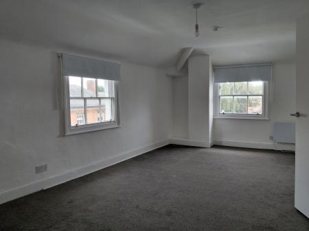 2 bedroom Flat to let in Church Street, Oakham, LE15