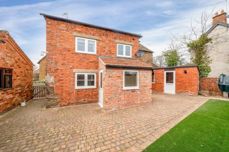 3 bedroom Detached house to let in Owston Road, Knossington, LE15