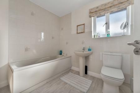 4 bedroom Detached house for sale in Foxfield Way, Oakham