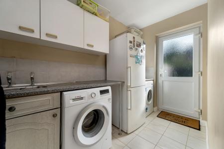 4 bedroom Detached house for sale in Foxfield Way, Oakham