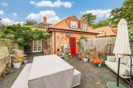 3 bedroom Character Property for sale in Stapleford Road, Stapleford